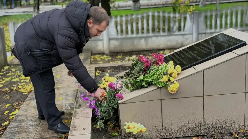 В Дмитровке почтили память освободителей села